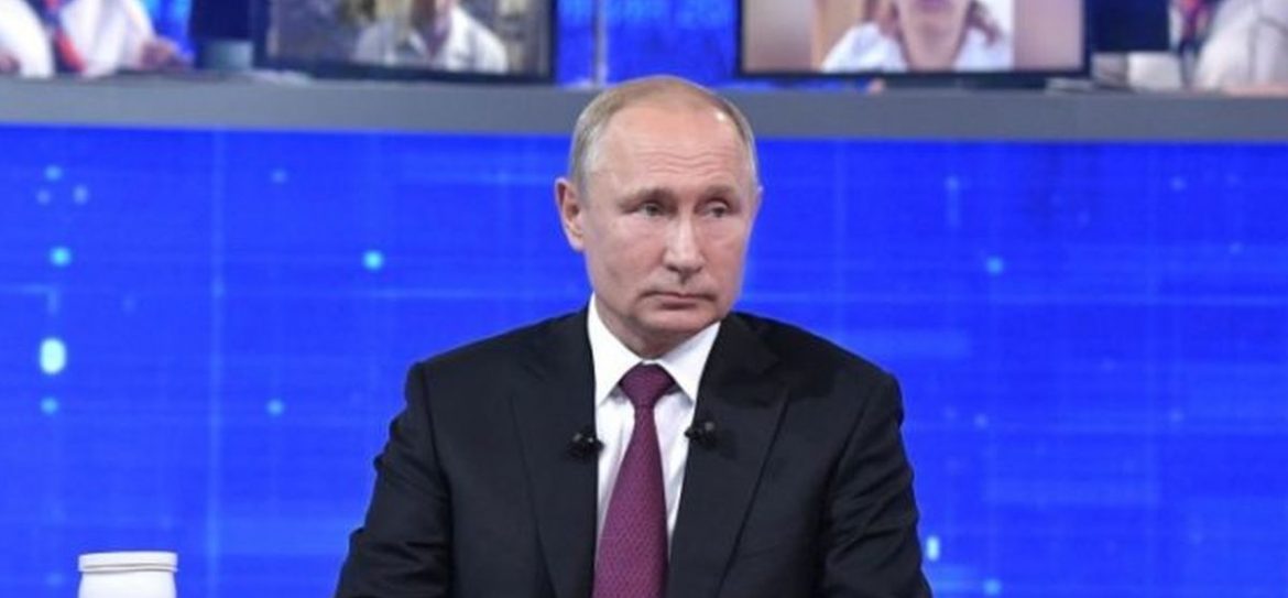 Более 1 млн москвичей посмотрели прямую линию с президентом РФ Владимиром Путиным 20 июня