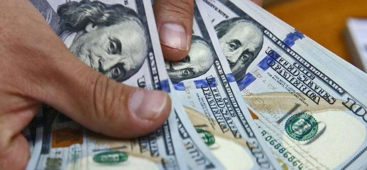 Банк России установил на 25 июня официальный курс доллара на уровне 62,9 руб