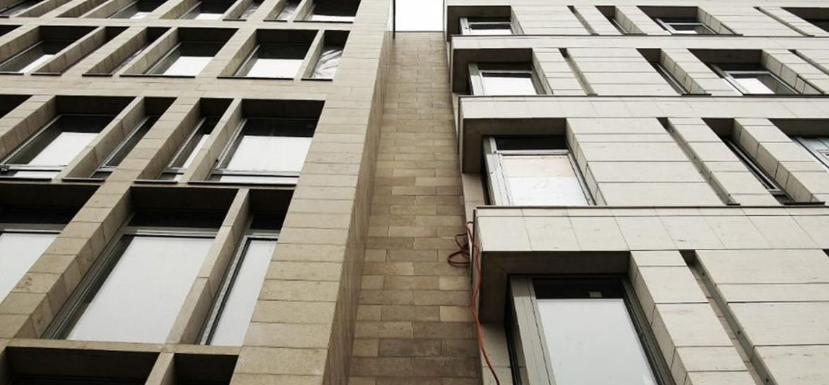 Работы по ремонту фасадов зданий стартовали на улице Остоженка