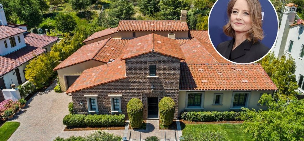 Джоди Фостер продала дом в Калифорнии за 2,85 млн долларов
