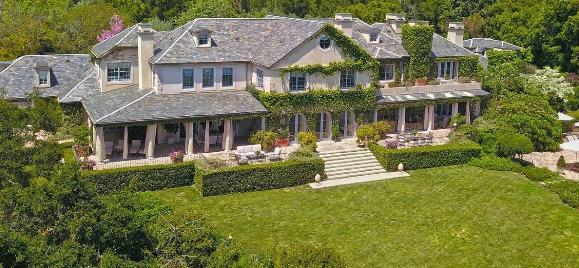 Сперлинги продают недвижимость на общую сумму 60 млн долларов