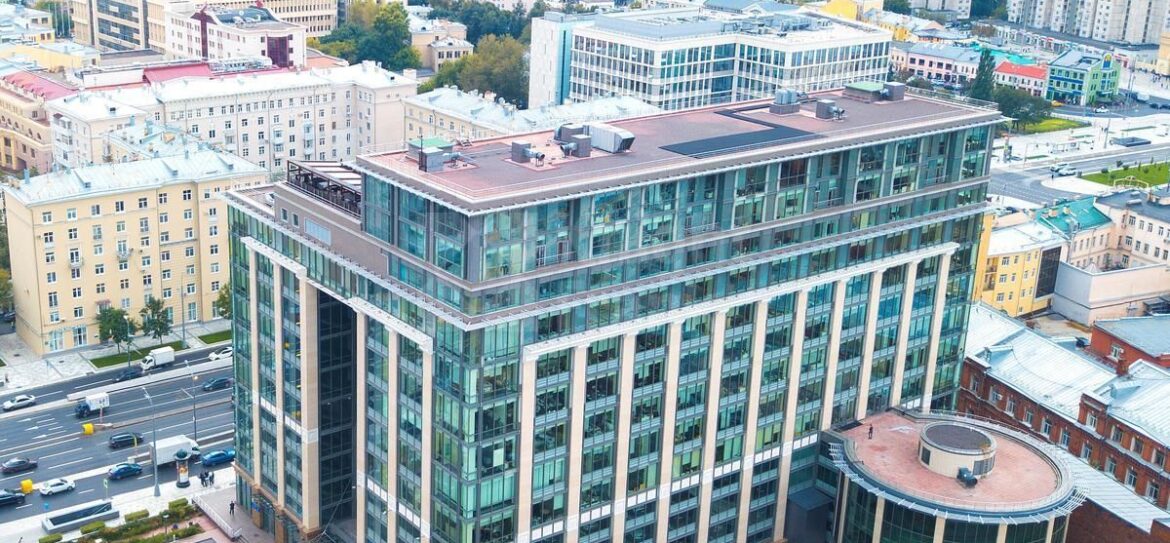 Компания «ГПБ Комплект» арендовала 1000 кв. м. в БЦ «Lighthouse»