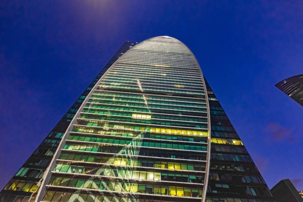 Эльгауголь купил 1,2 тыс. кв. м. в Башне Империя