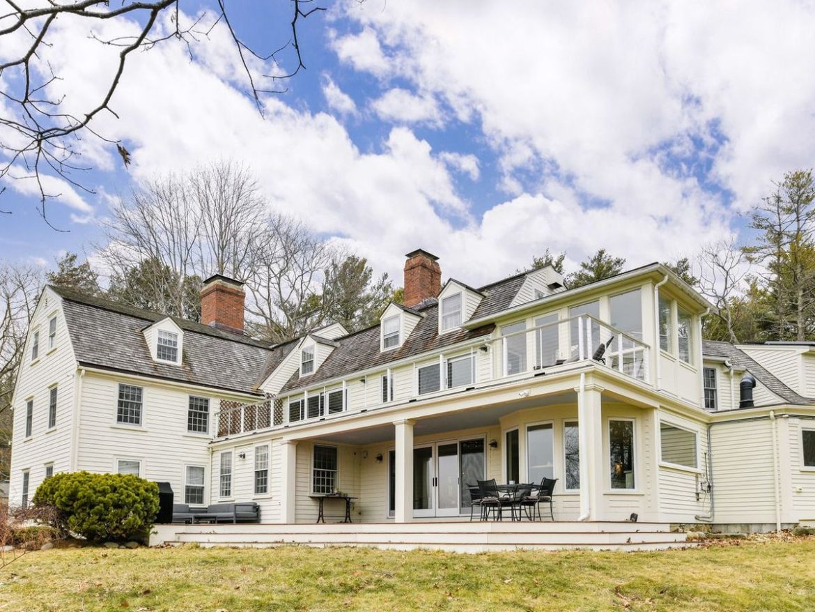 Дом Гислейн Максвелл в Массачусетсе продается за 7,3 млн долларов