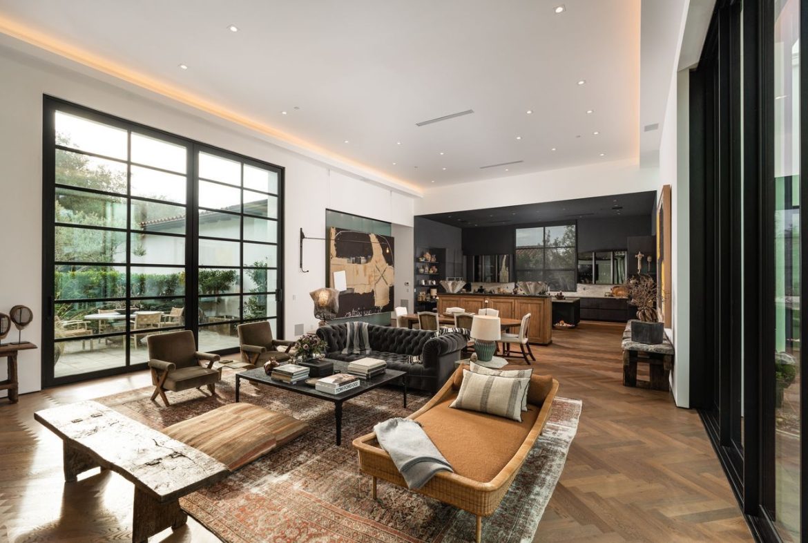 Эллен Дедженерес продает поместье Монтесито за 13,5 млн долларов